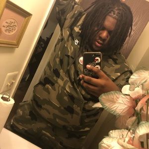 Meet your Posher, Domonique